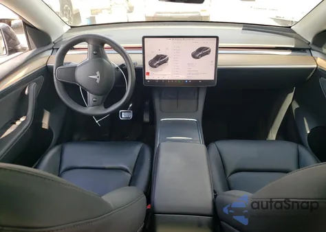 2023 Tesla Model Y z USA, uszkodzony, nr VIN 7SAYGDEE8PF880700